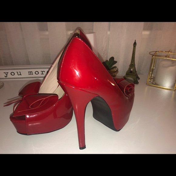 RED heels - Picture 1 of 3